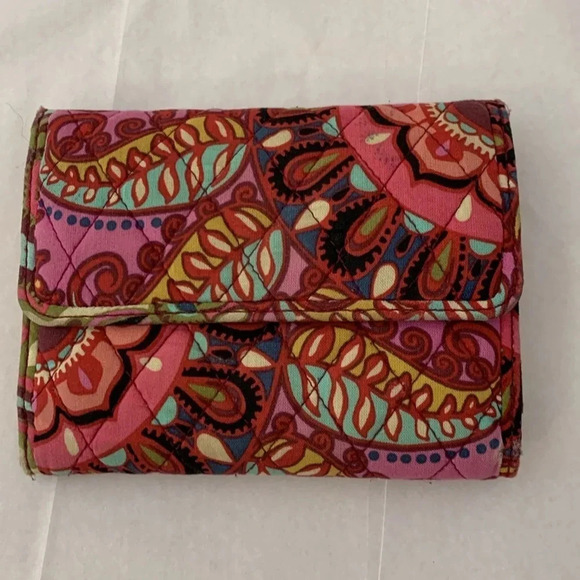 Vera Bradley Bi Fold Wallet ID Pocket Card Slots Quilted Magenta Red Blue - Picture 2 of 8